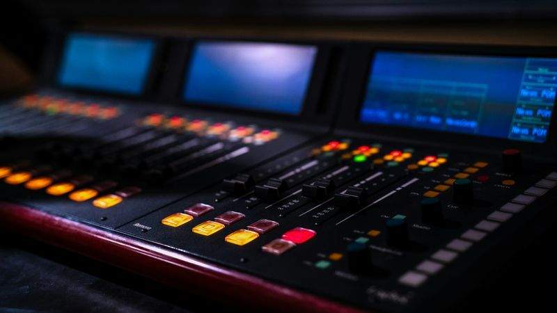 Von der Idee zur Demo: Der kreative Weg im Tonstudio